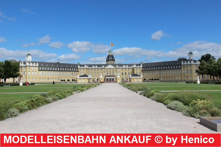 Blick auf das Schloss Karlsruhe mit dem badischen Landesmuseum