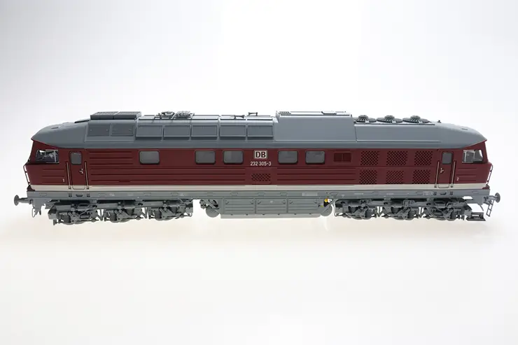 Modelleisenbahn am Bahnhof