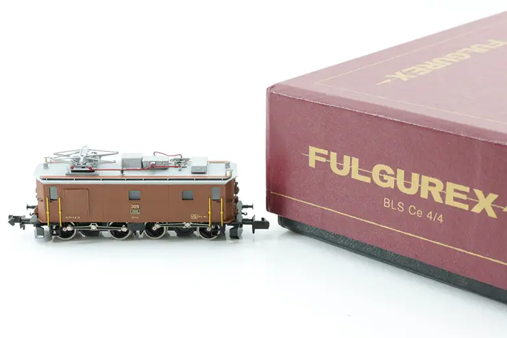 Fulgurex H0-Modell der historischen BLS Halbschuh-Lokomotive Ce 4/4 308 in brauner Lackierung.