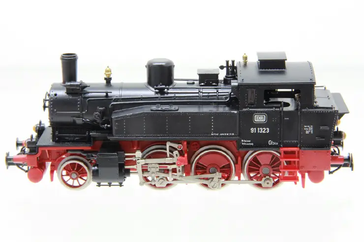 Liliput H0 Modell der deutschen Tender-Dampflokomotive Baureihe 91 1323 (ehem. GtL 4/4) der DB
