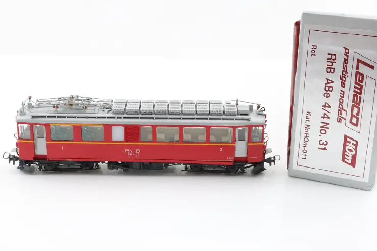 Lemaco HOm Modell des Rhätische Bahn Triebwagens ABe 4/4 31 in Rot mit Originalverpackung.