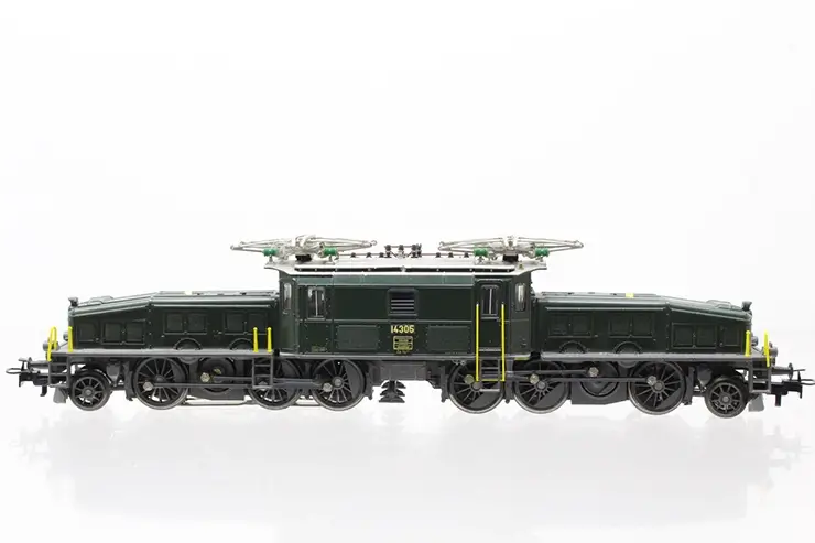 Modell der SBB Krokodil Elektrolokomotive Ce 6/8 III 14305 in grün
