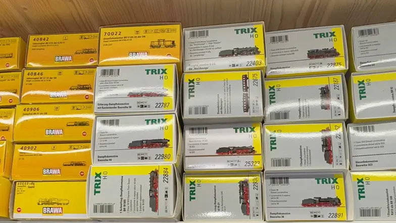 Grosse Auswahl an gebrauchten Trix und Brawa Modelleisenbahnen in Spur H0 in Originalverpackung (OVP)